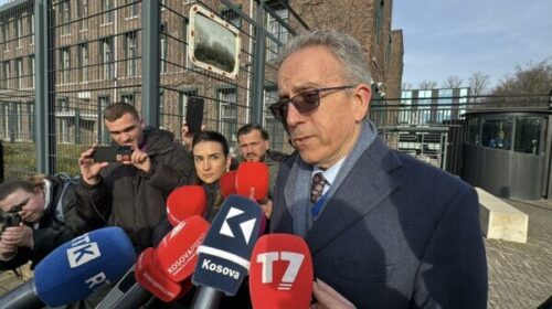 Avokati i Thaçit flet shkurt për media: Do flas pas verdiktit