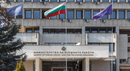 ofja pas kërkesës së Mucunkskit për përfshirjen e BE-së në proces: Jemi të hapur, por Shkupi t’i përmbushë detyrimet