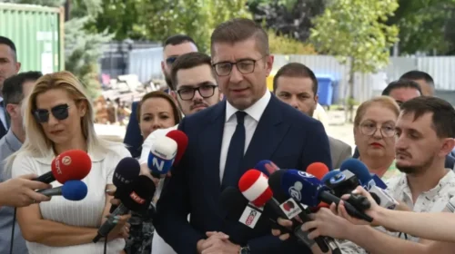 (VIDEO) Shkolla e mesme e policisë, Mickoski thotë se paralelja në shqip varet nga kushtet