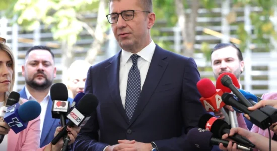 Mickoski për dhënien me qira të “Makedonium”: Që sot do të kërkoj shkarkimin e drejtorit të Bordit drejtues