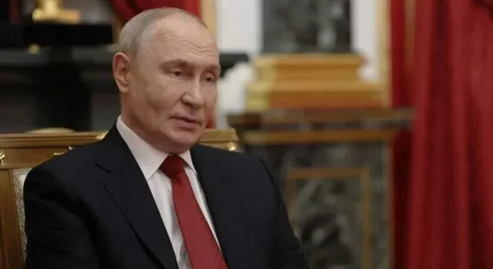 Putin: Moska ishte e gatshme të rifillonte bisedimet me Kievin pas zgjedhjeve, por Ukraina sulmoi qendrat e voti