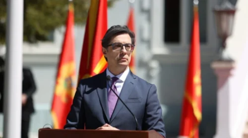 Pendarovski uron 8 Shtatorin: Pavarësia është privilegj dhe përgjegjësi