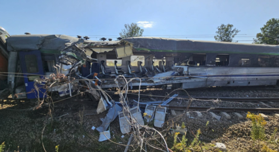 Aksident i rëndë në Poloni, treni përplaset me betonieren, 1 i vdekur dhe 20 të plagosur