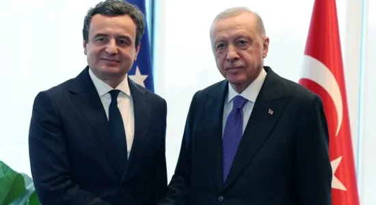Kurti diskutoi me presidentin Erdogan për vendimin e Gjykatës Speciale