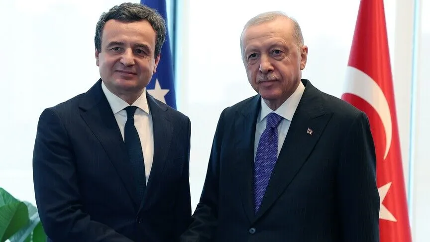 Kurti diskutoi me presidentin Erdogan për vendimin e Gjykatës Speciale