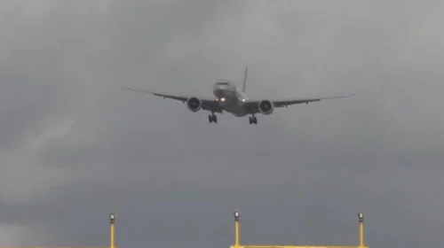 Stuhia në Shkup detyron avionin nga Cyrihu të devijojë drejt Prishtinës