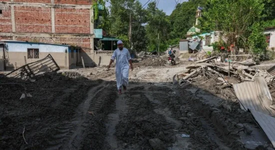 Rritet në 1.410 numri i viktimave nga përmbytjet në kufirin Nepal-Kinë, mbi 5.650 mbeten të zhdukur