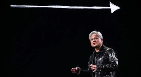 Shefi i Nvidia-s: Zhvillimi i inteligjencës artificiale duhet të ecë “sa më shpejt që të mundemi”