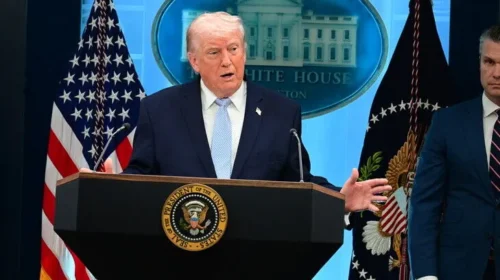 Trump anuloi sulmet e planifikuara të SHBA-së ndaj grupit Huthi në minutën e fundit