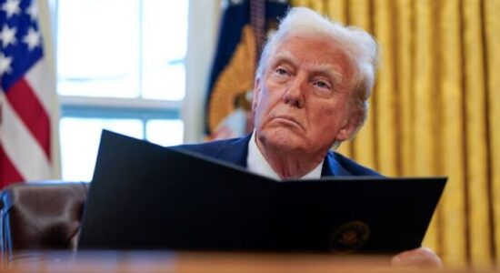 Trump: I kërkova Zelenskyt të mos sulmojë rafineritë ruse