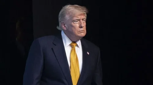 Trump paralajmëron se ka hyrë në “fazën e vendimmarrjes” për Iranin, thotë se priten “gjëra të mëdha”