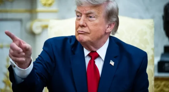 Trump paralajmëron Iranin: Mos kryeni aktivitete bërthamore, ndryshe ju godasim