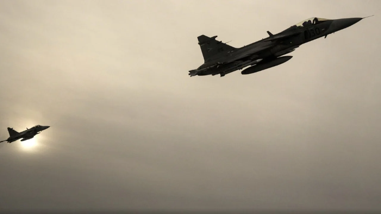 Alarm në Estoni! Dronë hyjnë në hapësirën ajrore të vendit, NATO ngre avionët luftarakë