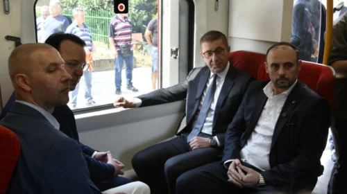 Zyrtarisht shënohet fillimi i qarkullimit të “Trenit urban” drejt Zelenikovës