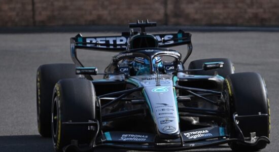 Russell fitore drithëruese në Baku, dy Red Bull në podium