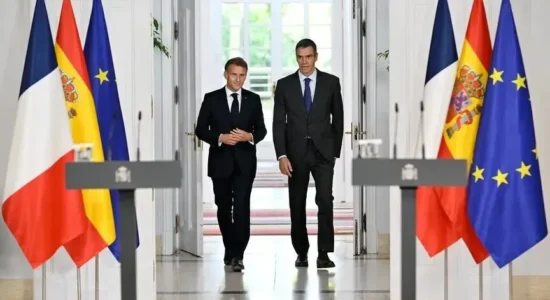 Udhëheqësi francez dhe ai spanjoll mirëpresin synimin e kryeministrit britanik për t’u rikthyer në BE