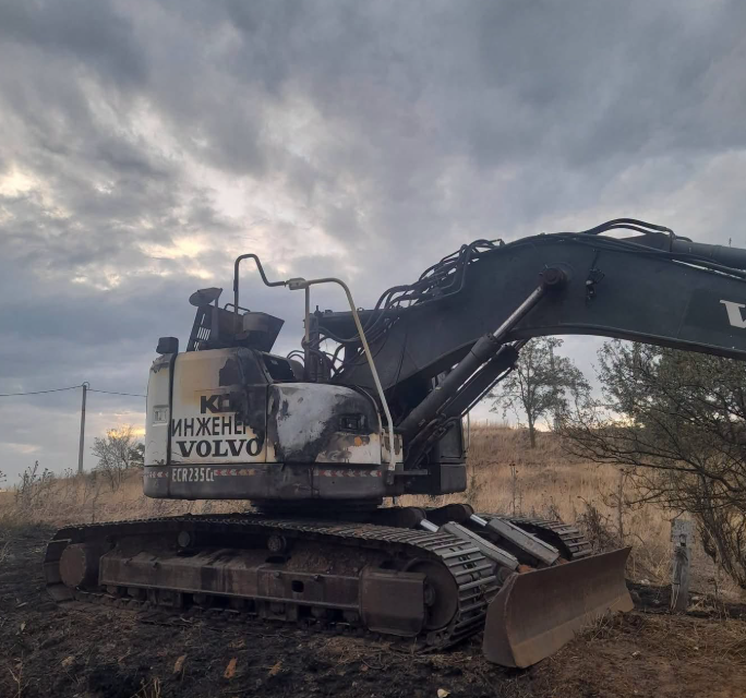Digjen makineritë e ndërtimit të stadiumit të Shkëndijës në Haraçinë,  Beqiri: Projekti nuk ndalet
