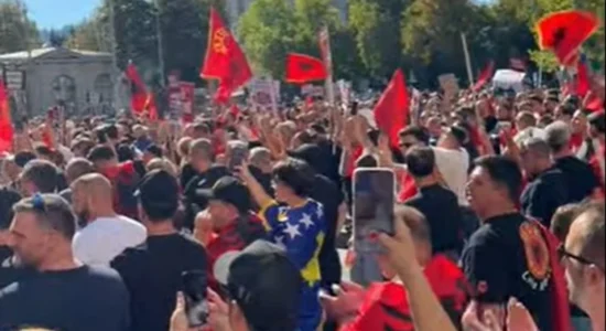 Shqiptarët në Zvicër në mbështetje të ish-krerëve të UÇK-së, pamje nga tubimi në Zurich