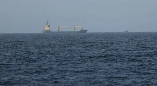 Një raketë amerikane godet një tanker iranian nafte pranë ishullit Kharg