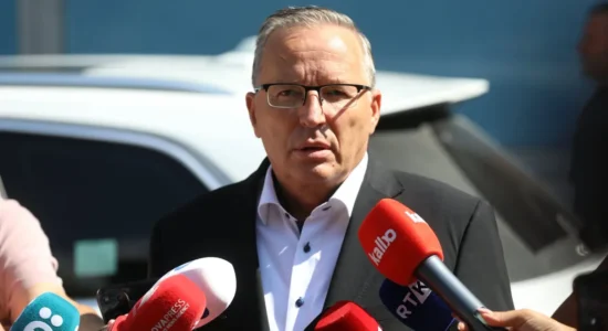 Hamza: Nëse kalon projektligji për Specialen, jemi të hapur të diskutojmë për presidentin