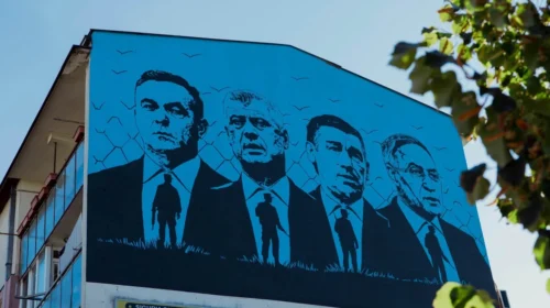 Zbulohet murali i krerëve të UÇK-së: Prishtina pret kthimin e çlirimtarëve