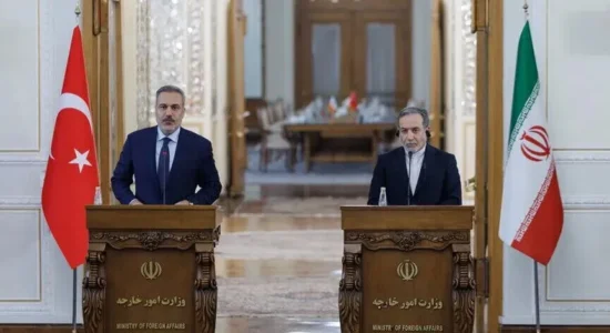 Kryediplomatët turk dhe iranian diskutojnë për Ngushticën e Hormuzit dhe konfliktet rajonale