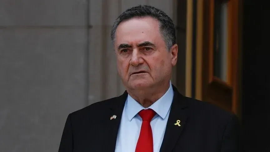 Ministri izraelit i Mbrojtjes përsërit kërcënimin për të sulmuar objektet energjetike të Iranit