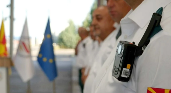Kujdes se si silleni në kufij! Doganierët në “Bllacë”, “Qafë Thanë” dhe “Tabanocë” do kenë kamera në uniforma