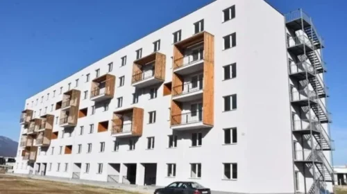 Afati i fundit për studentët e vitit të parë për të aplikuar për konvikte është zgjatur