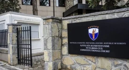 Kushtetuesja vendos për ankesat e PDK-së: Kuvendi u konstituua, formimi i Qeverisë s’është antikushtetues