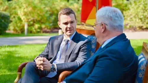 Mucunski viziton Ukrainën, rikonfirmon mbështetjen për sovranitetin dhe integritetin territorial