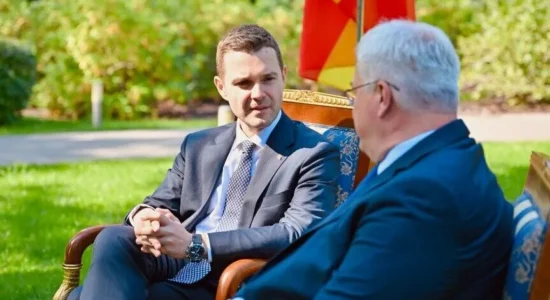 Mucunski viziton Ukrainën, rikonfirmon mbështetjen për sovranitetin dhe integritetin territorial