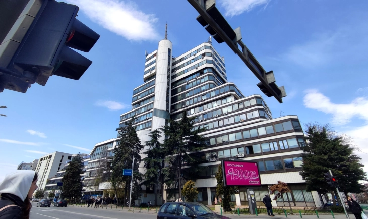 Qeveria rekomandoi punë nga shtëpia për të punësuarit në institucionet në ndërtesën e “Nova Makedonija”-s për shkak të avarisë teknike