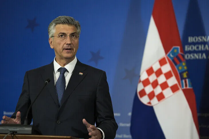 Plenkoviq  Glorifikimi i Mlladiqit moralisht i papranueshëm  Serbia nuk do t i bashkohet Evropës në këtë mënyrë