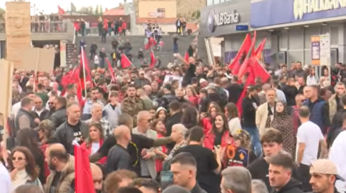 (VIDEO) Protestë në Shkup pas dënimit të krerëve të UÇK-së