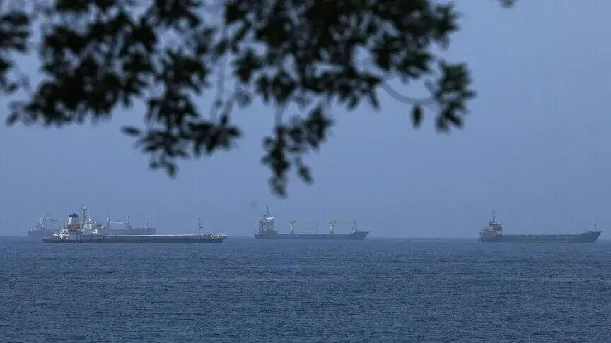 Irani shënjestron 2 anije amerikane dhe 8 cisterna nafte në Gjirin Persik