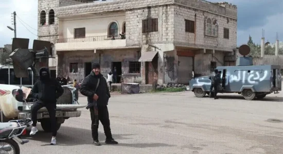Siria: 11 ushtarë humbën jetën në shpërthimin e së premtes në objektin ushtarak në Deir ez-Zor