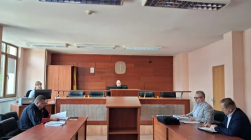Merko gjobitet me 5 mijë euro për pllakën përkujtimore në Strugë