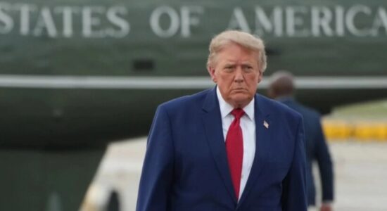 Trump ndan të dhënat për kalimin e naftës në Hormuz: Mbi 18 milionë fuçi në ditë, “Rikthim në nivelet e dikurshme