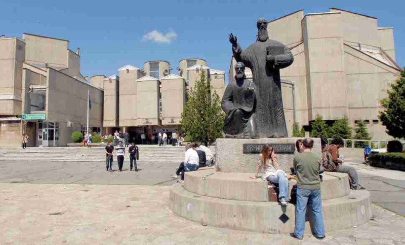 Nga 1 deri më 30 tetor, vazhdimi i të drejtës për bursë studentore