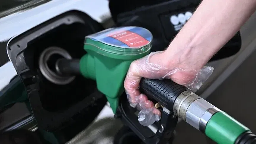 Çmimet e naftës vazhdojnë të rriten, Brent tejkalon 100 dollarë
