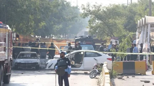 Pakistan, disa të plagosur në një shpërthim gjatë faljes së xhumasë