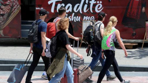 Shqipërinë në 8 muajt e fundit e vizituan 9.4 milionë turistë