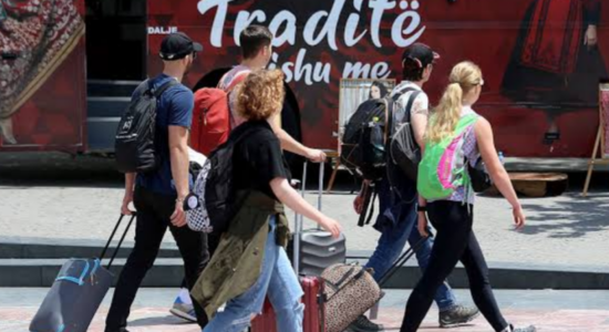 Shqipërinë në 8 muajt e fundit e vizituan 9.4 milionë turistë