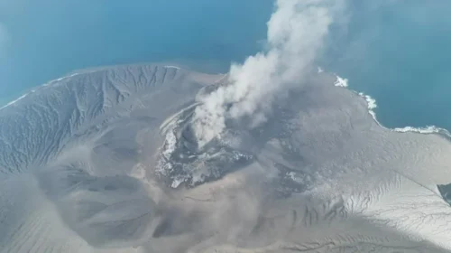Shpërthimi i vullkanit në Indonezi, bllokohen 270 mijë pasagjerë, anulohen mbi 2 mijë fluturime