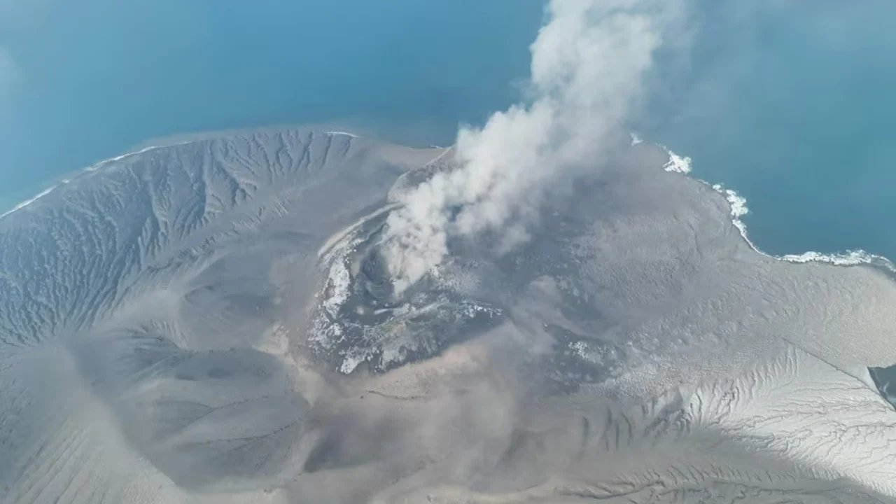Shpërthimi i vullkanit në Indonezi, bllokohen 270 mijë pasagjerë, anulohen mbi 2 mijë fluturime