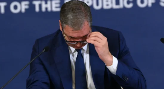 PPE nis procedurat kundër SNS-së: Vuçiqi ka luajtur mjaft në të dyja anët