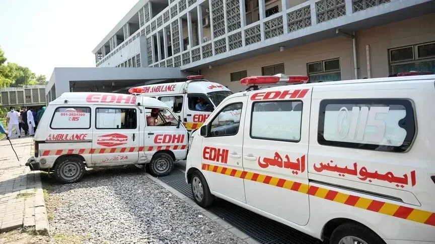 Nëntë të vdekur pasi një autoambulancë merr flakë në jug të Pakistanit