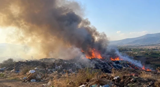Digjet deponia në fshatin Ednokuqeva, Komuna Bosillovë, tymi ndjehet edhe në rrethinën e Strumicës