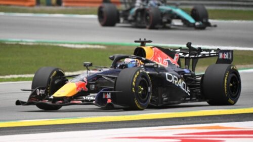 Verstappen magjik në Sepang, korr “pole position” e parë sezonal më Red Bull, Hamilton i dyti